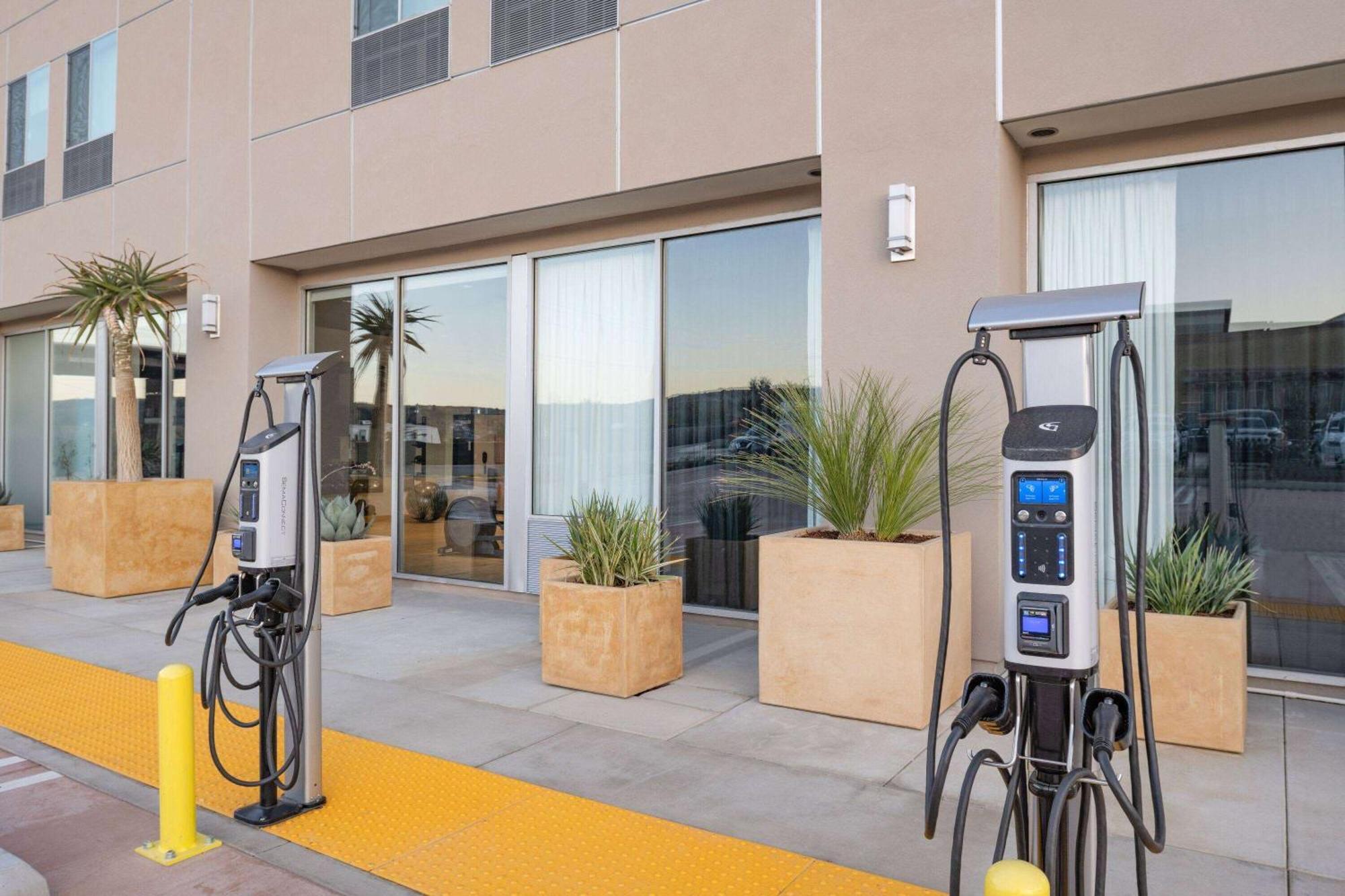 La Quinta Inn & Suites By Wyndham Yucaipa Екстериор снимка