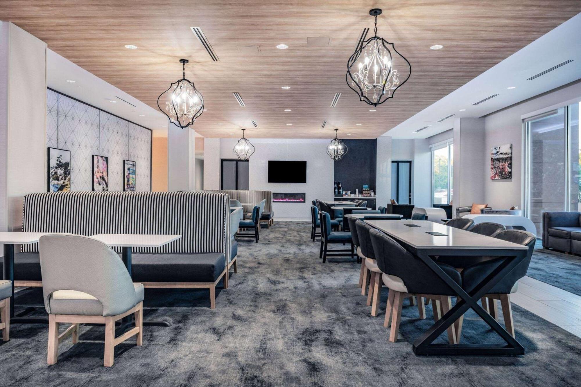 La Quinta Inn & Suites By Wyndham Yucaipa Екстериор снимка