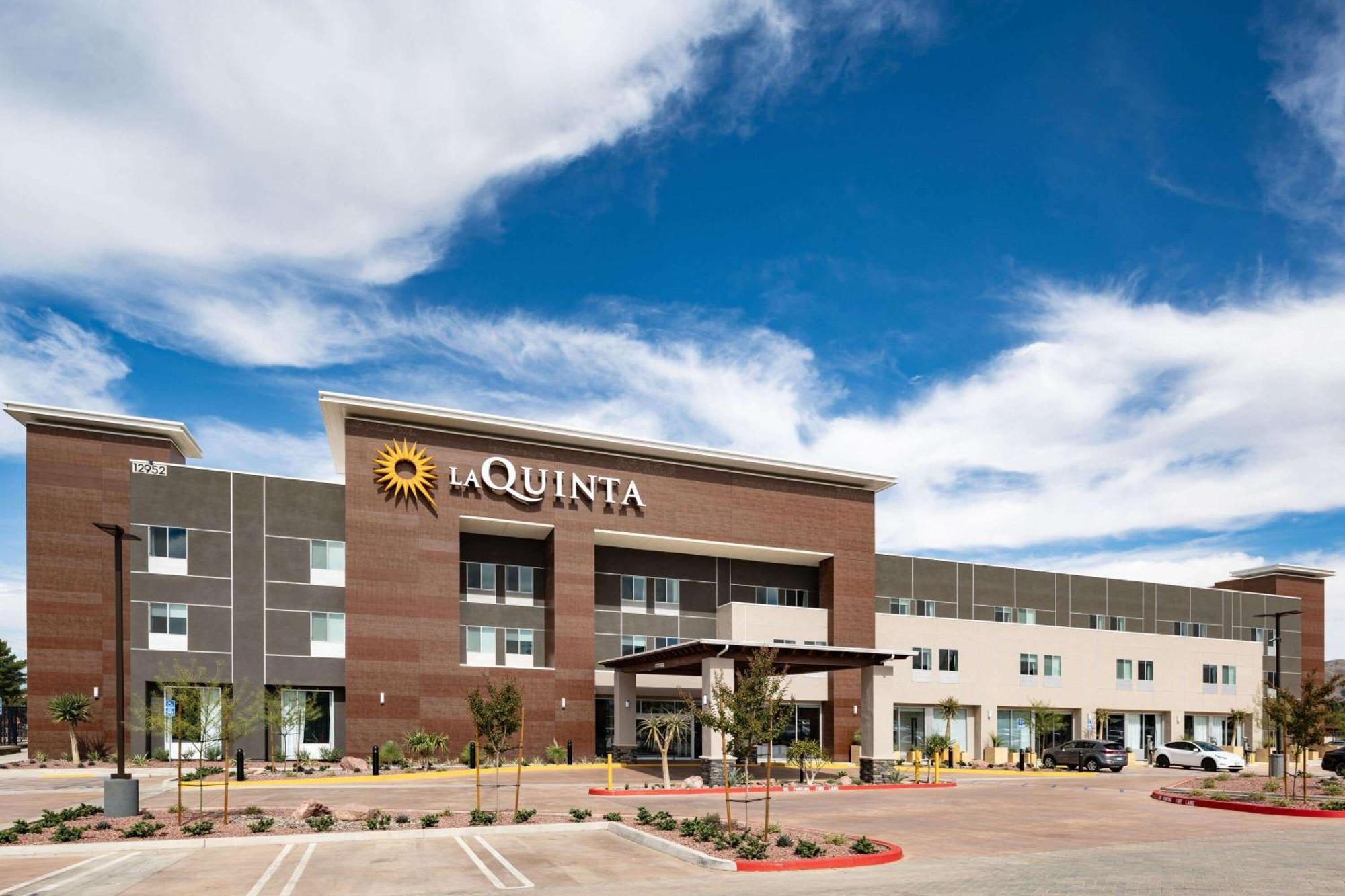 La Quinta Inn & Suites By Wyndham Yucaipa Екстериор снимка