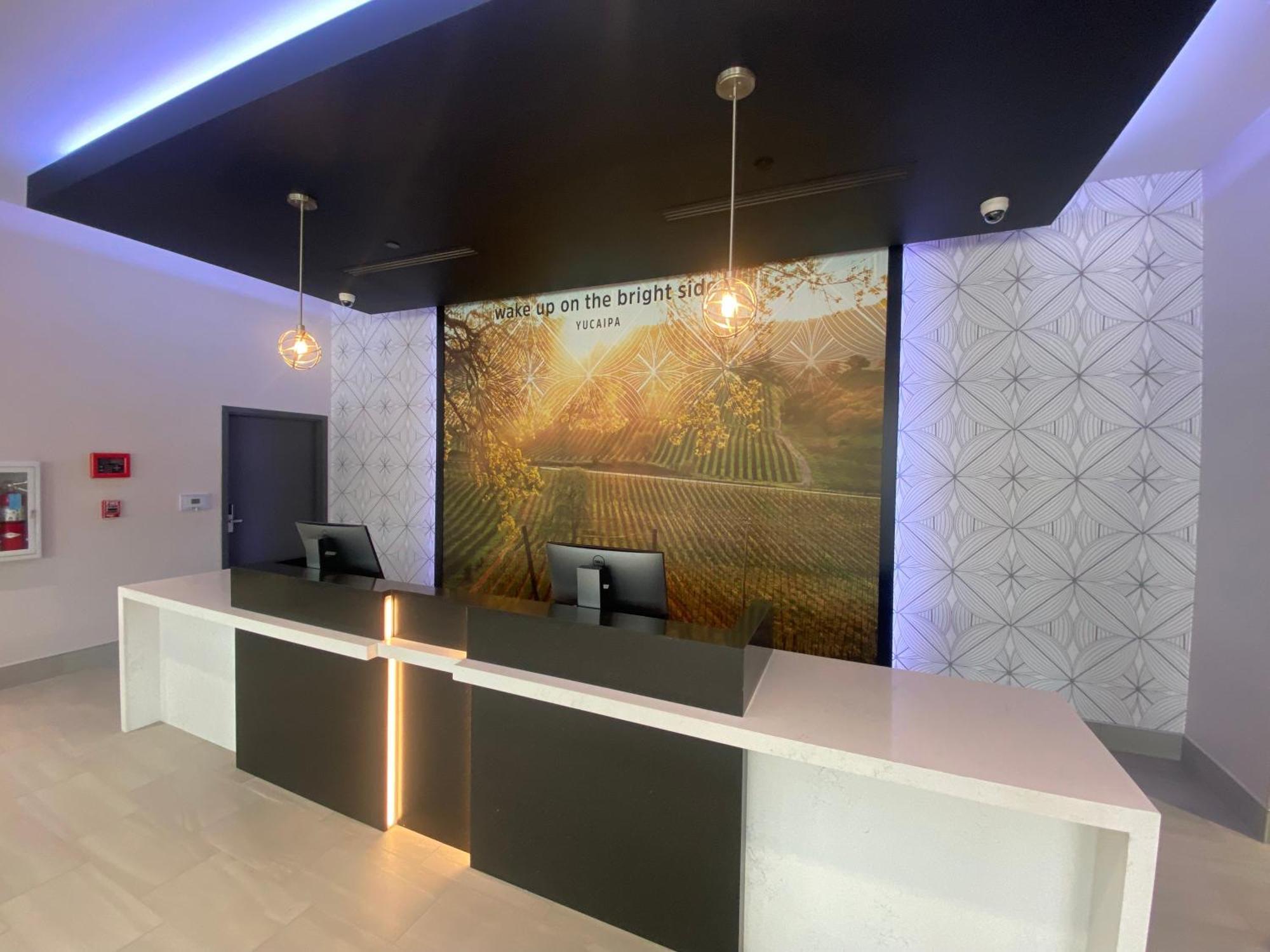 La Quinta Inn & Suites By Wyndham Yucaipa Екстериор снимка
